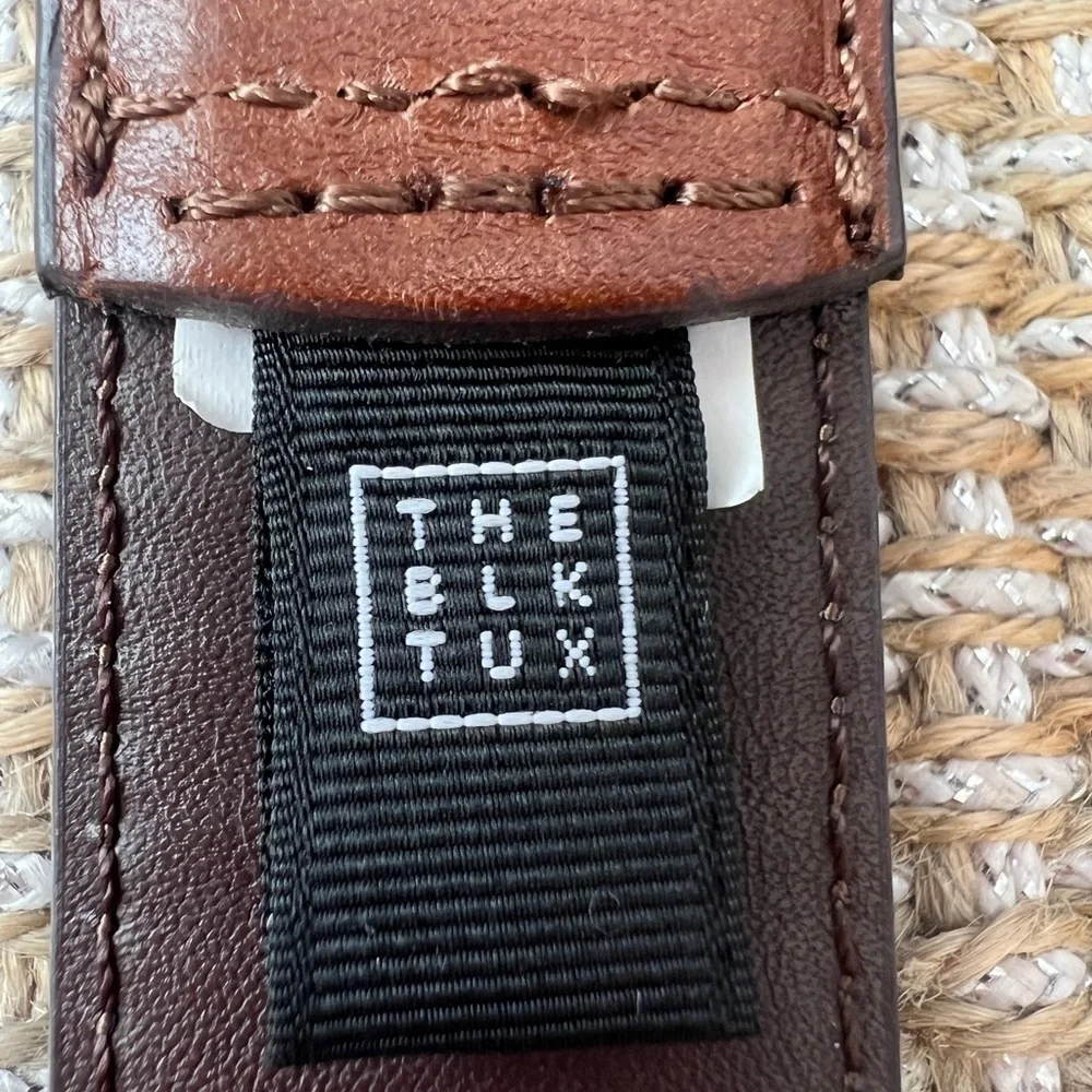 The Black Tux classic leather Brown Belt silver tone buckle Men’s size 30